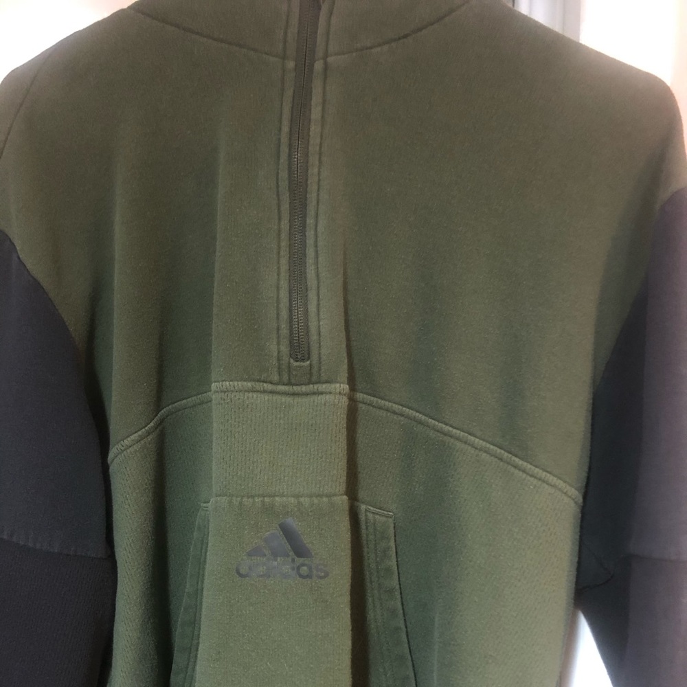 Adidas Sweatshirt